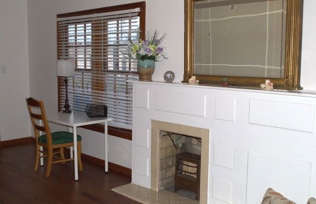 Walk to Downtown Scene - Photo 4