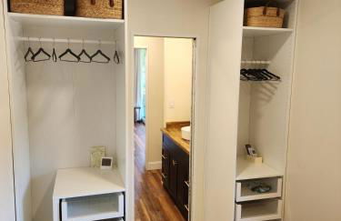 "Glamtainer" One of a kind Romantic Luxe Retreat, 8 Minutes to Emerald Beach, Outdoor Haven - Foto 18