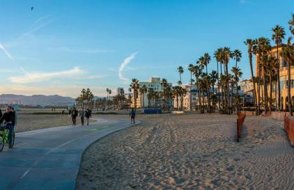 Venice Beach Lux Retreat Coastal Apartment Haven - Photo 34