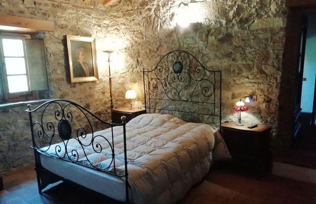 Lovely Cottage in Bagni di Lucca Amidst Fields - Photo 3