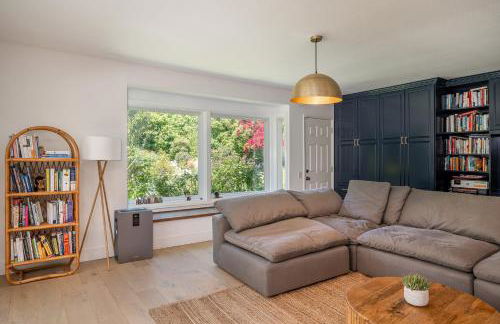 Newly remodeled home w pool & private back yard - Foto 38