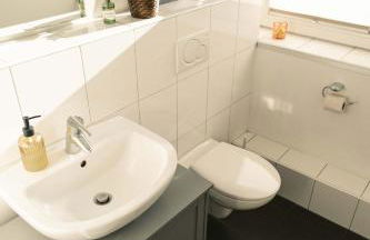 K15 Cozy, Unique & Spacious 3-Room Apartment with Balcony or Single Room by LIPA - Foto 54