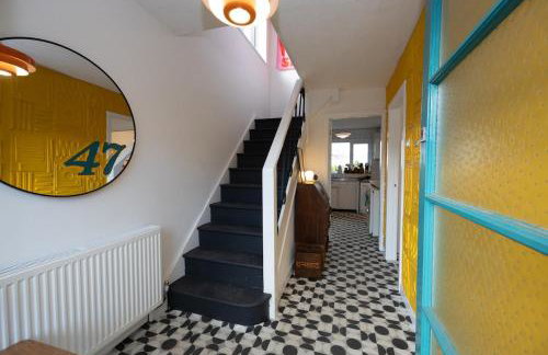 Cosy mid century Stockport with views, dog walks, woodburner - Foto 11