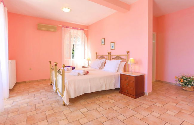 House On The Rocks in Nisaki - Photo 22