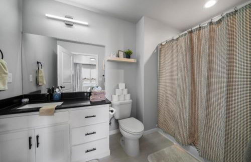 Contemporary Comfort in Quincy - Foto 12