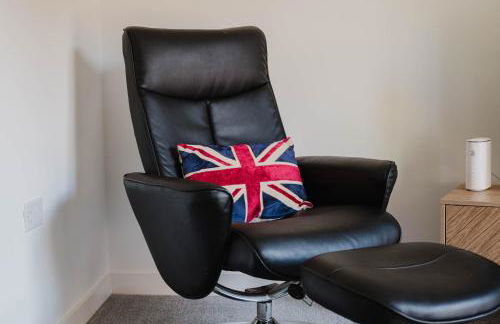 Pristine and Modern Home away from Home - Photo 54