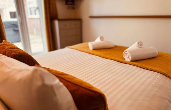 Luxury Adult-only 2-bedroom Bungalow With Hot Tub - Foto 11