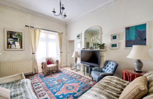 GuestReady - Classic Charm near Holyrood Park - Foto 2