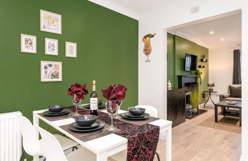 Modern 3BR Home - Designated Parking - Groups - Foto 13