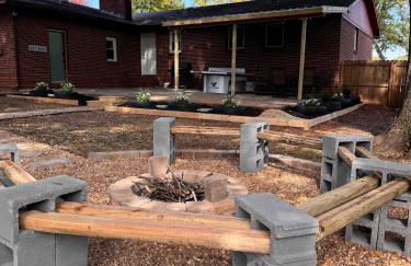 Charming Family Retreat Near Parks Fire Pit & Games - Photo 6