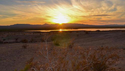 5 Mi to River Topock Boating and Off-Roading Oasis! - Foto 3