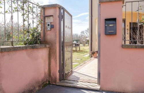 GuestHost - Equestrian Apt With Private Parking - Foto 13