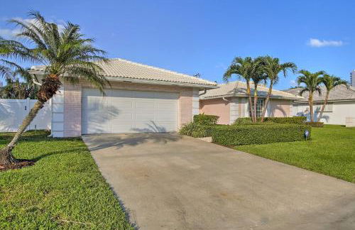 Riviera Beach Home with Pool - Walk to Beaches! - Foto 23