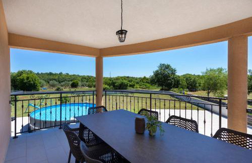 Luxurious new apartment with pool - Foto 20