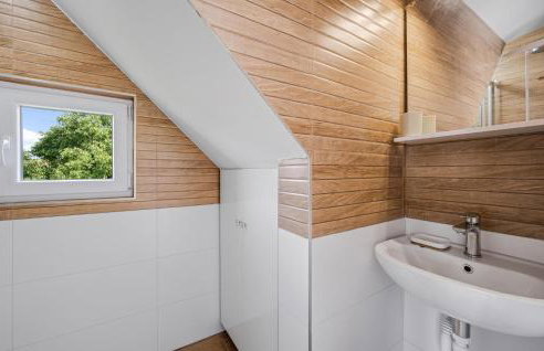 Cozy Apartment In Zlarin With Wifi - Photo 13