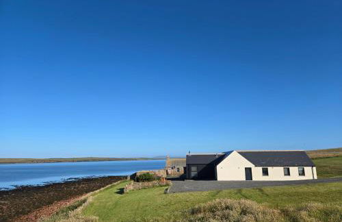 Deluxe Coastal Villa - Isle of Eday - Photo 1