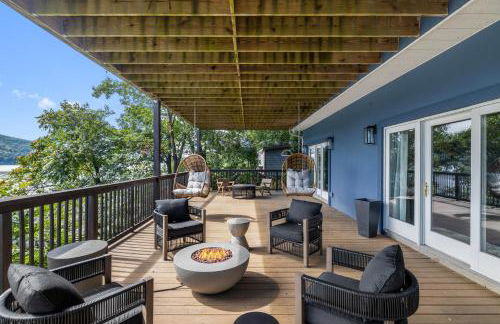 Lakeview Villa with Private Hot Tub, Firepit & Spacious Decks with Breathtaking Cliff Views - Foto 13