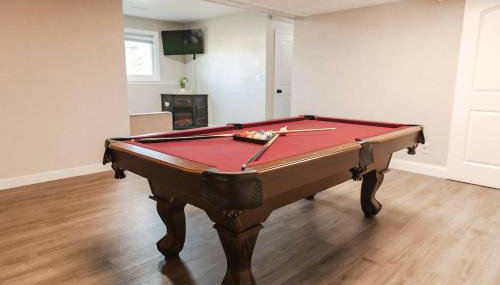 Queen Bed With a Hot-tub And Pool Table - Foto 3, Game Room
