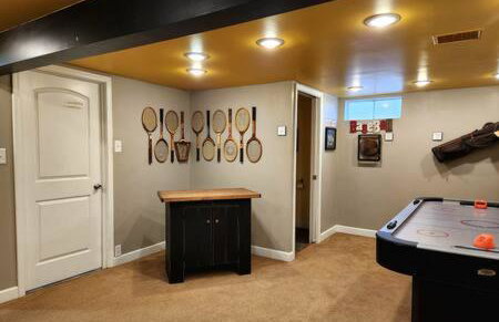 Large Cozy House Near NexusPark Air Hockey - Foto 31