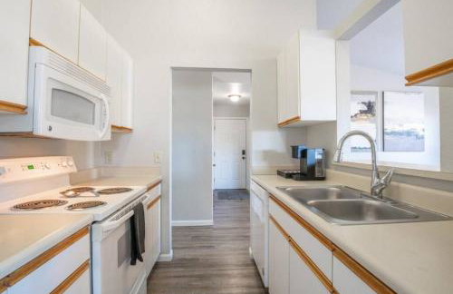 VILLA VERBENA - Sleek 3 BD in Pekin - Foto 4