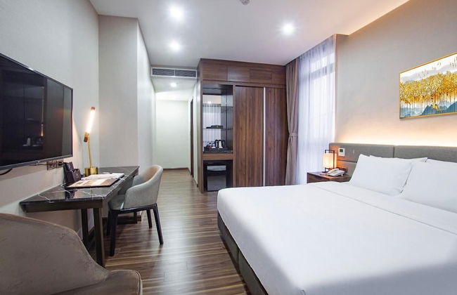 Western Boutique Hotel - Photo 7