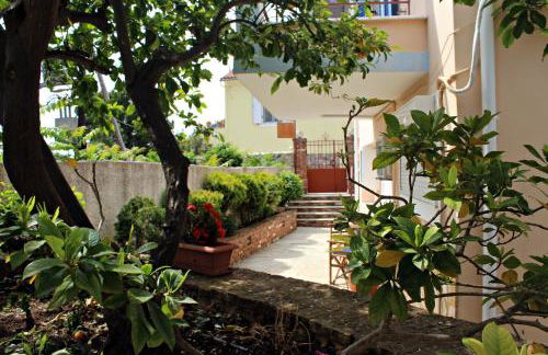 Koukounaries Apartments Limni - Photo 11