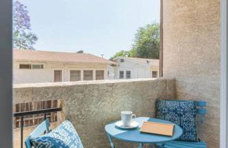 Modern 2BR Condo with King Bed & Balcony near LA - Foto 34