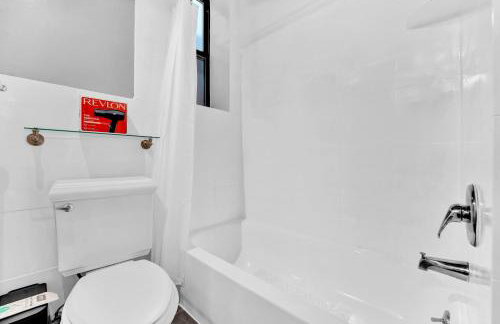 Gramercy Apartment - 3BR 2BA Modern Central - Foto 23