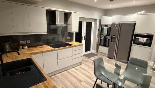 2 Bed house - Brighouse close to McDonalds and B&M - Foto 3, dishwasher, toaster