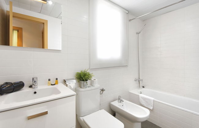 Mercedes Heritage Barcelona Apartments - Photo 79