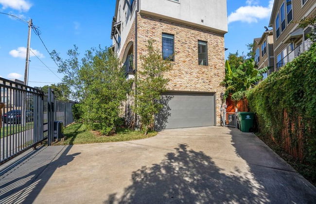 Luxury Downtown Home w Rooftop Deck in the Skyline - Foto 32