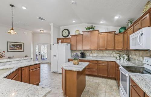 1068 Z4B VILLAGE OF PINE RIDGE by REMAX Premier - Foto 3