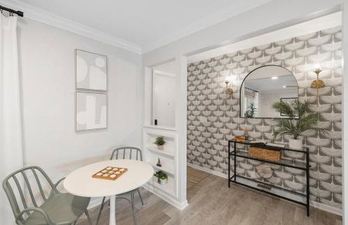 Stylish coastal retreat with Heated Saltwater pool - Foto 49