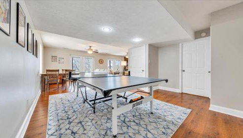 Lakefront 3BR with Dock, Fire Pit, Lawn Games, and Game Room - Foto 2, Game Room