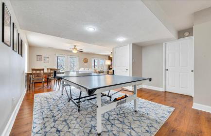 Lakefront 3BR with Dock, Fire Pit, Lawn Games, and Game Room - Foto 2