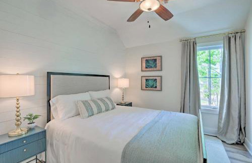 Luxe Lakefront Getaway with Porch and Water View! - Foto 26