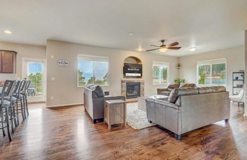 Mountain Breeze Villa w Mountain Views and Air Hockey - Foto 14