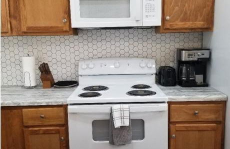 Cozy Spacious Cottage with deck and grill - Foto 3