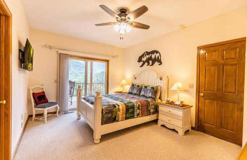 Condo with Stunning Mountain and 6th Green views near Harrahs Cherokee Bryson City - Foto 10