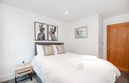 Central 2 bed with Large Terrace - Photo 17