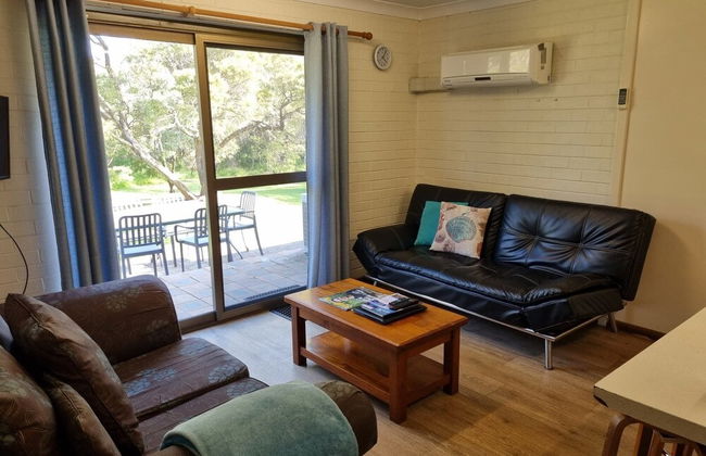 Emu Beach Chalets - Photo 22