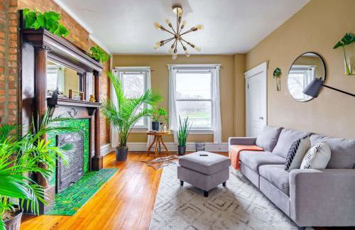 Jungle Book by Jungle House Walkable to High Street Downtown & Short North Near Nationwide Arena OSU & Convention Center Free Parking 5 800 Reviews - Foto 2