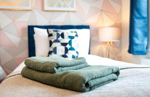 Luxury large home - Parking - Garden - Sleeps 6 - Foto 9