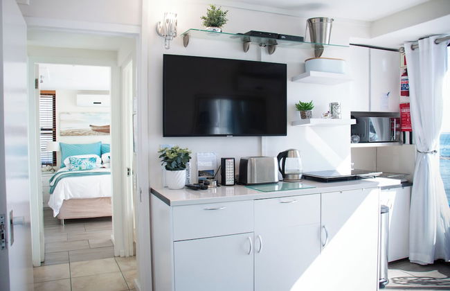 185 on Beach Boutique Suites and Apartments - Photo 13