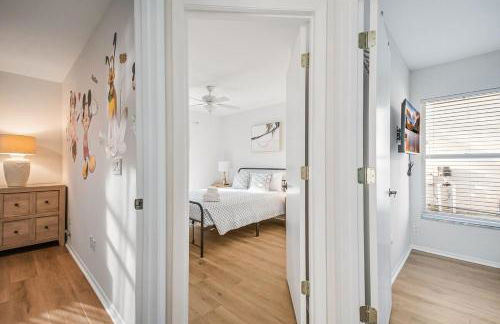 Disney-Close Lakefront Renovated 4BR Pool - Foto 14