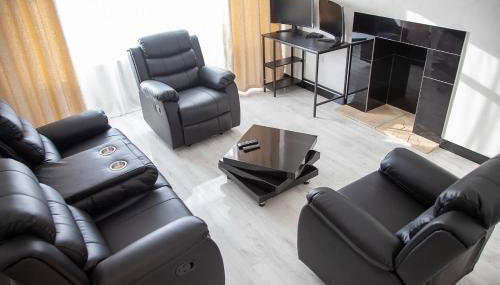 Villa Emma - Modern Bungalow with EV Point, Free Parking & Workspace - Foto 2