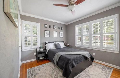 Massive 3 bedroom with large backyard - Foto 25