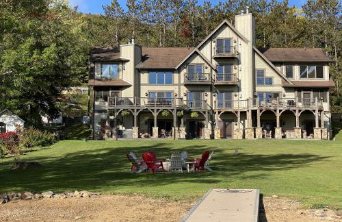 Lakefront home with fire pit and dock Near Wisp Resort - Foto 39