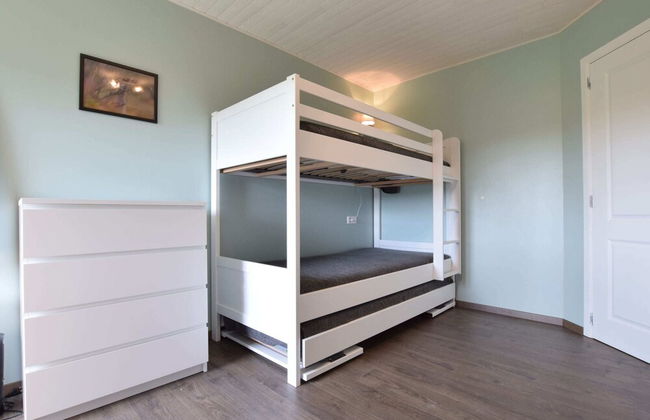 Superb Villa With a Large Garden - Photo 7