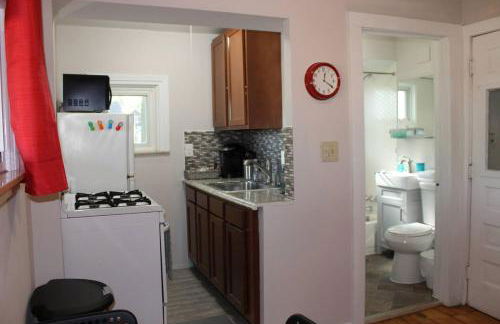 Walkable Bungalow w/ Fenced Yard - Foto 8